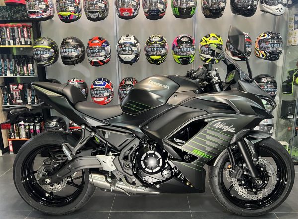 2026 KAWASAKI NINJA 650 IN GRAPHENSTEEL GREY