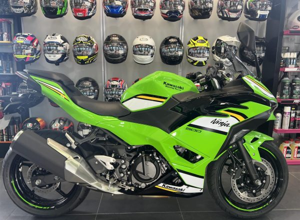 0% FINANCE * 2025 KAWASAKI NINJA 500 SE IN LIME GREEN / EBONY