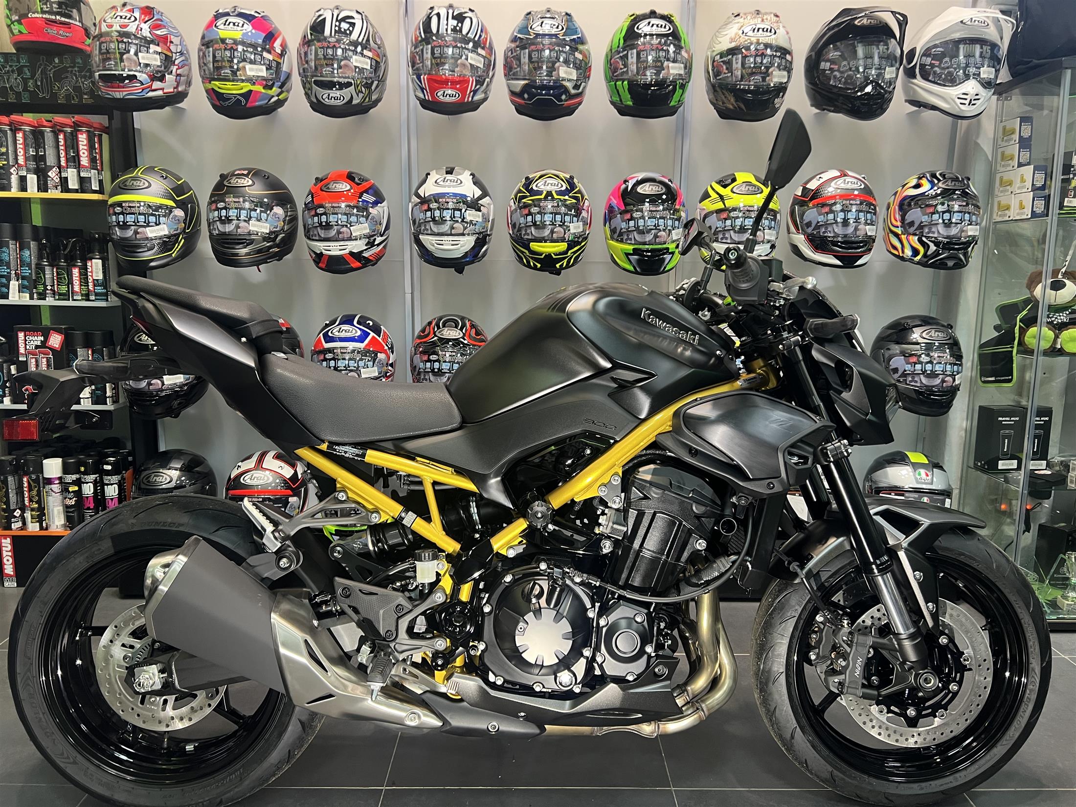2026 KAWASAKI Z900 IN EBONY