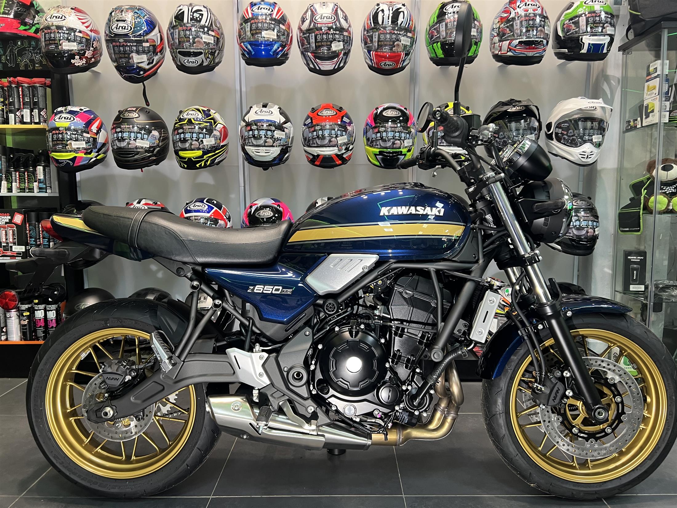 2026 KAWASAKI Z650RS IN METALLIC OCEAN BLUE
