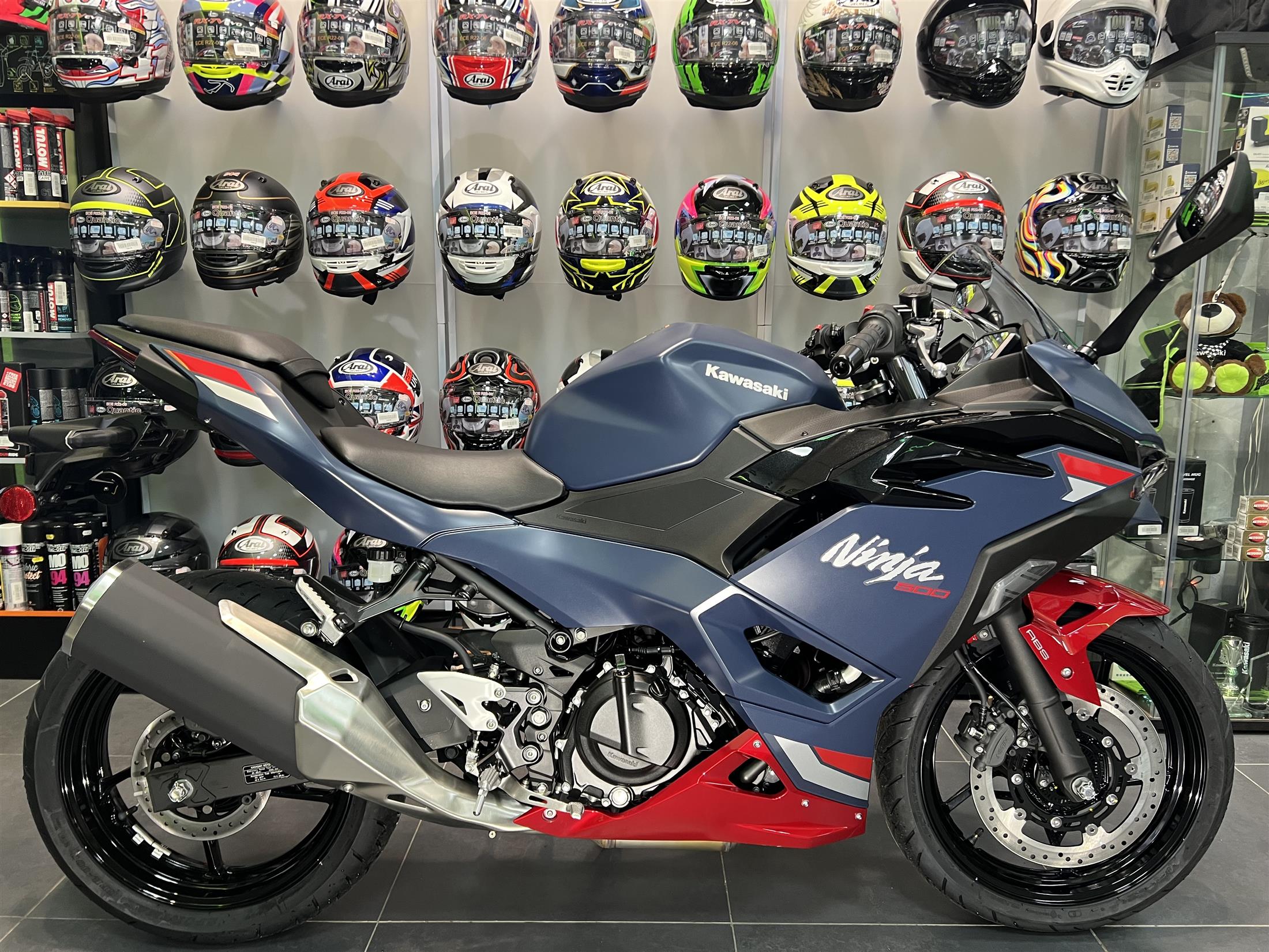 2026 KAWASAKI NINJA 500 SE IN METALLIC MATTE TWILIGHT BLUE
