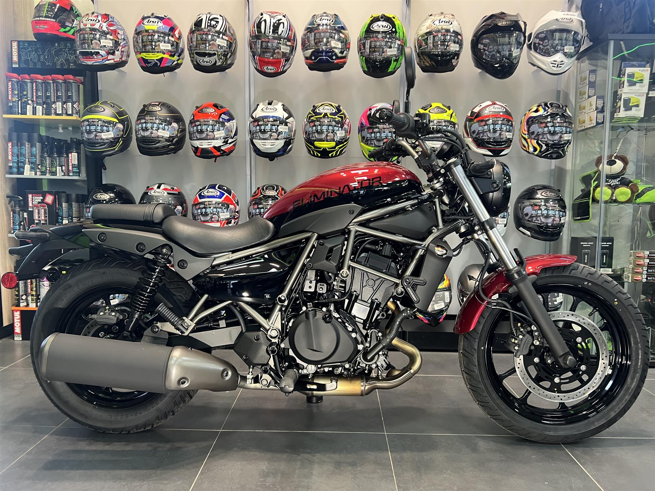 2026 KAWASAKI ELIMINATOR IN METALLIC IMPERIAL RED