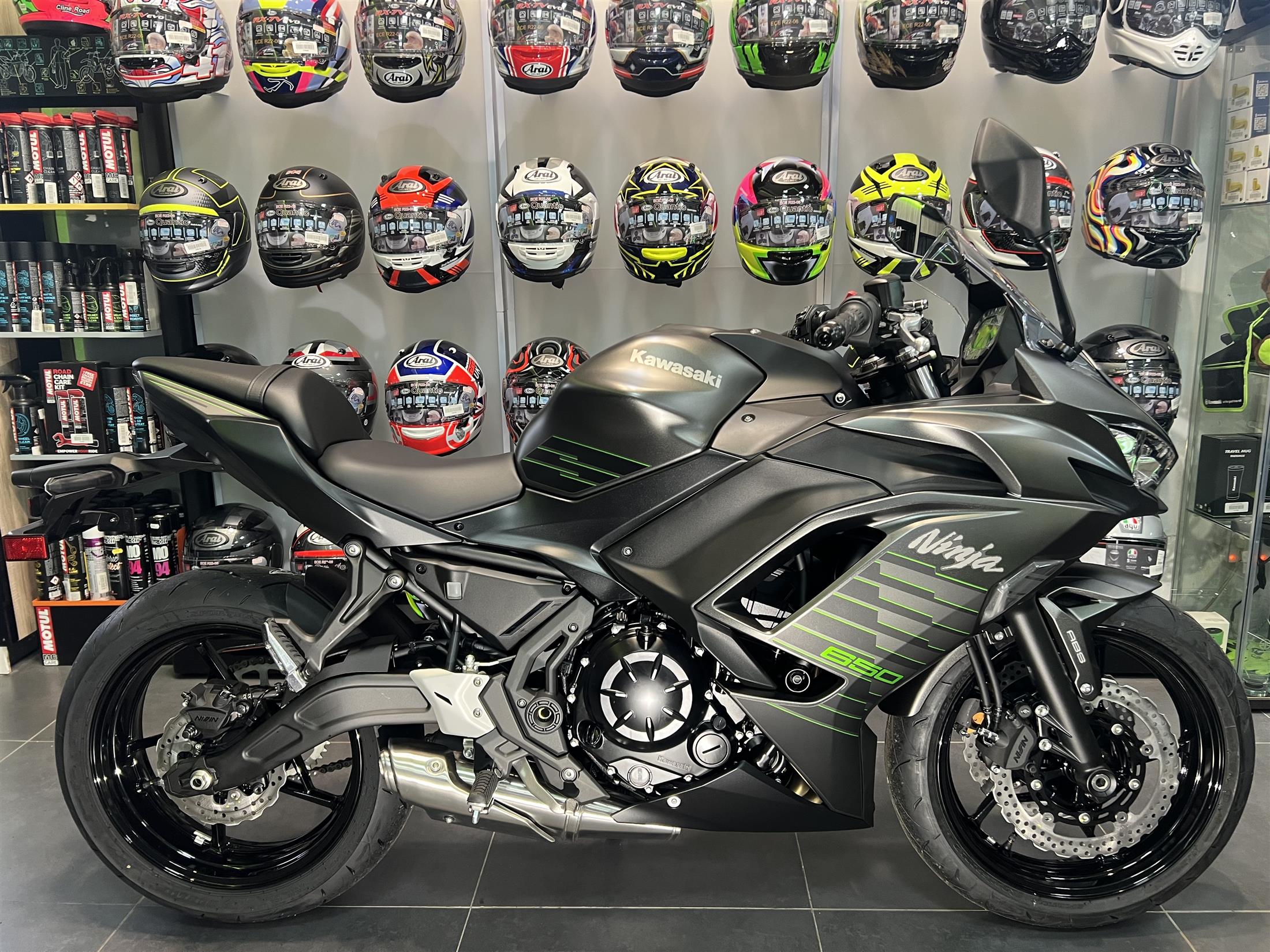 2026 KAWASAKI NINJA 650 IN GRAPHENSTEEL GREY