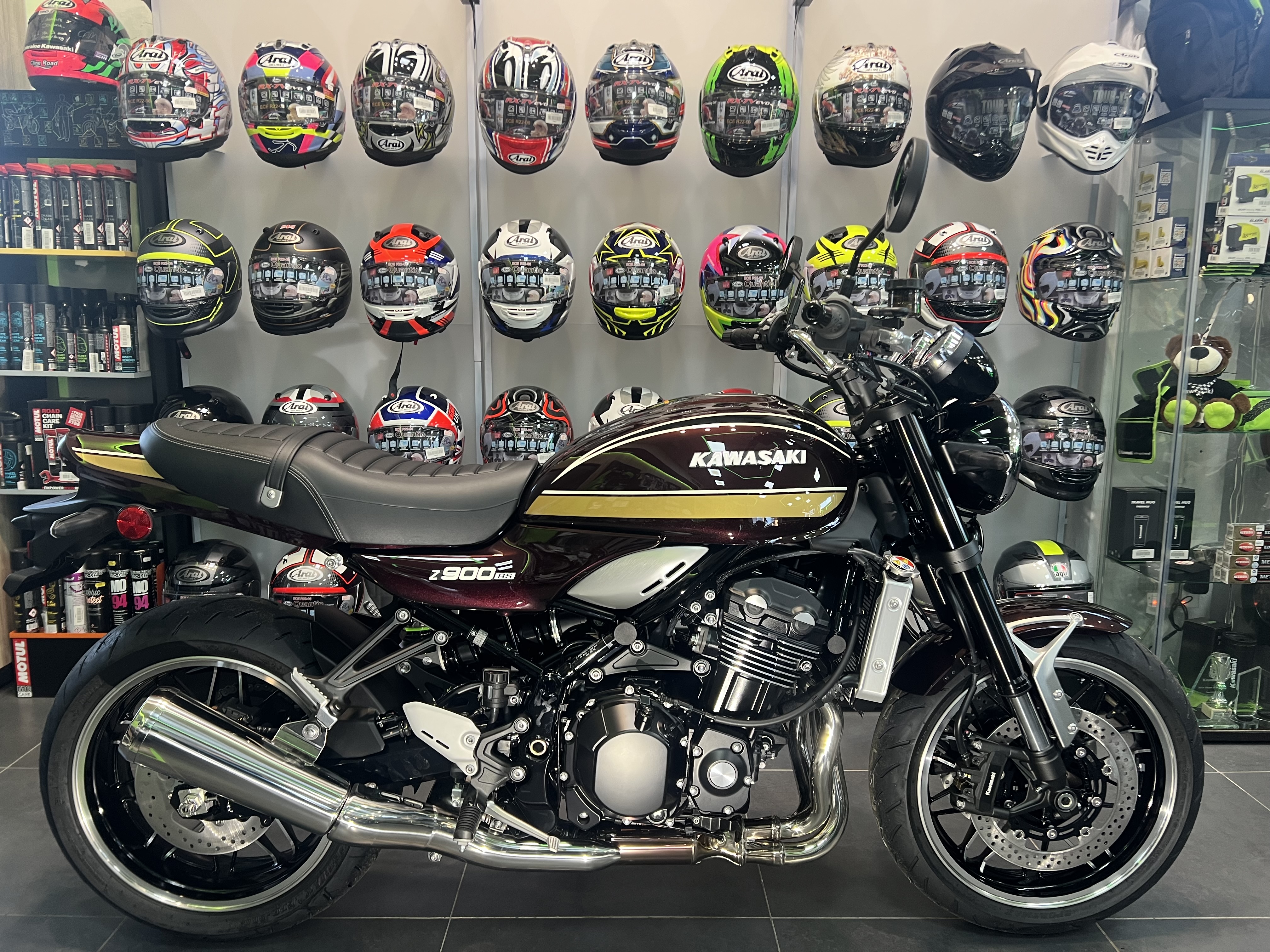 2026 KAWASAKI Z900RS IN CANDYTONE RED