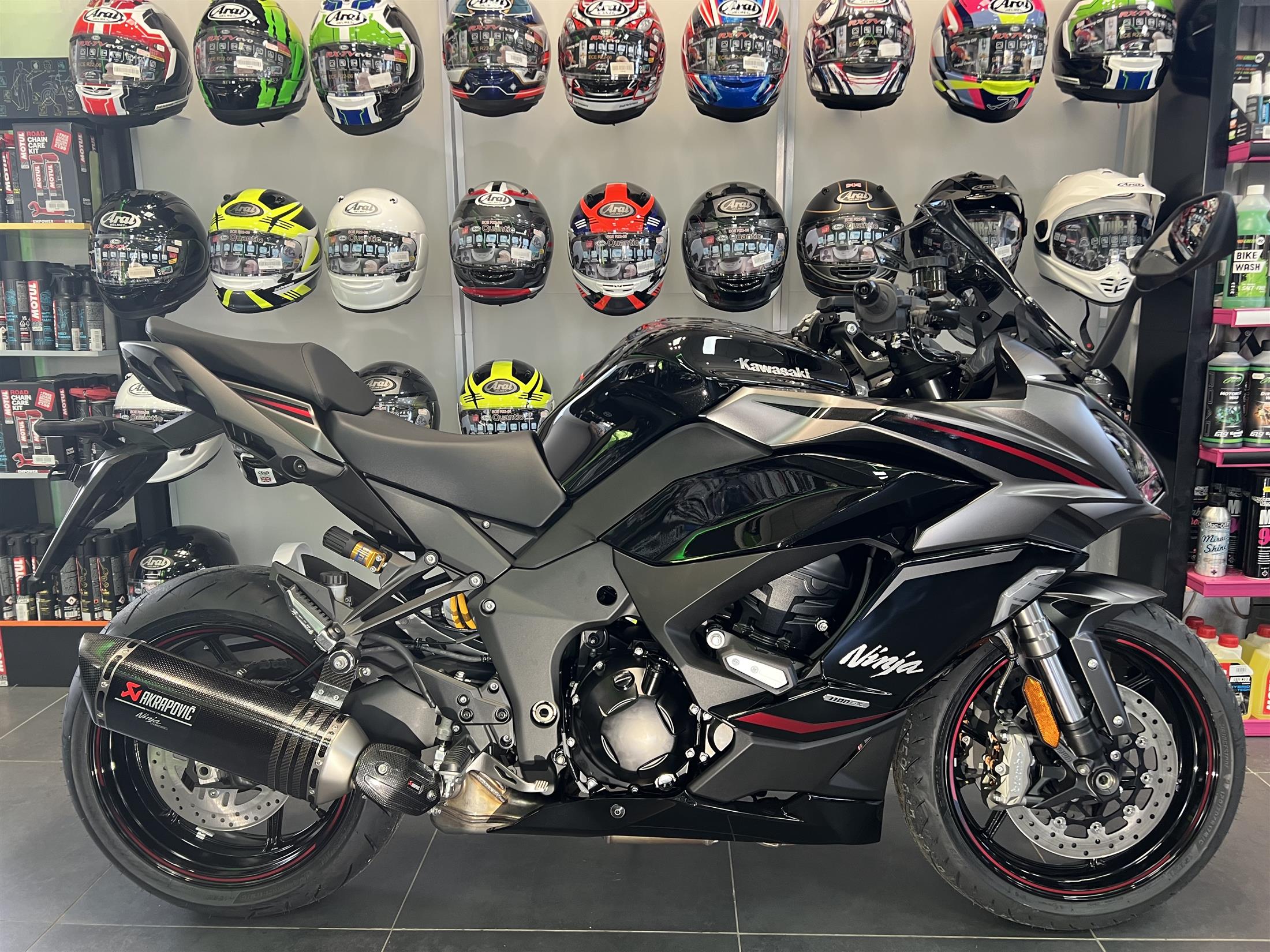 2025 KAWASAKI NINJA 1100SX SE PERFORMANCE EDITION